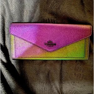 ‼️🌟💜Brand New (Coach) Iridescent Wallet ‼️— Never Used‼️💜❤️ Rare‼️
